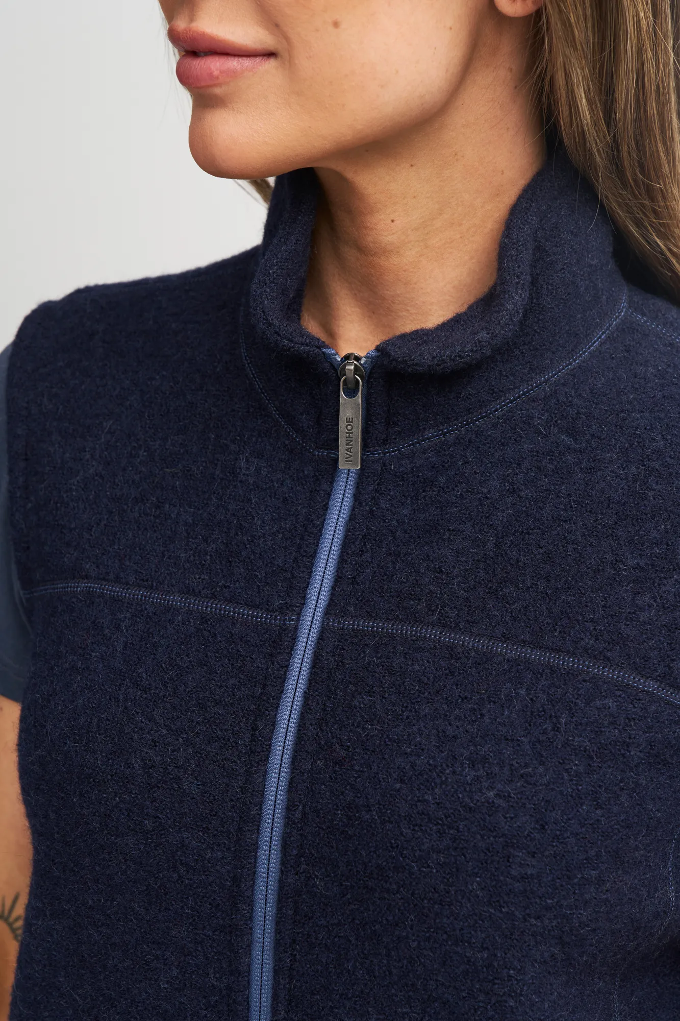 BEATA VEST, 100% FILTAD ULL — LIGHT NAVY - Image 4