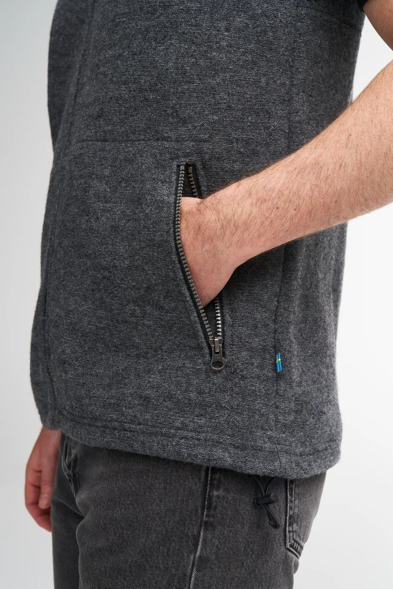 DANTE VEST, 100% FILTAD ULL  — BLACK - Image 6