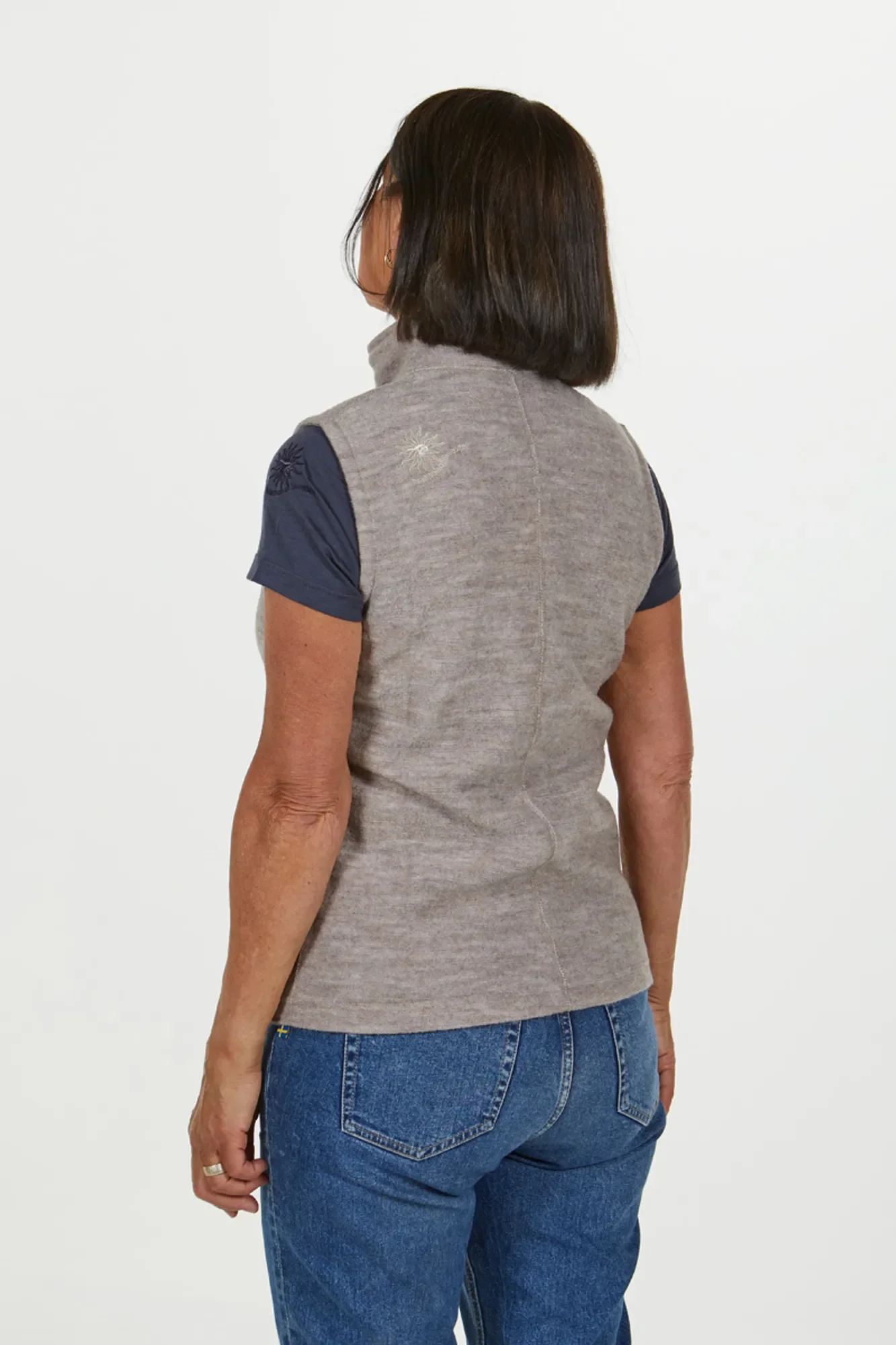 FLORA VEST, 60% FILTAD ULL, 40% LYOCELL  — GRAPHITE MARL - Image 6